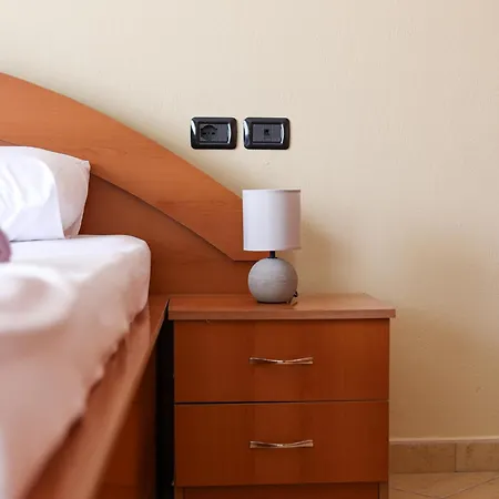 Joe Coastal Escape גולם